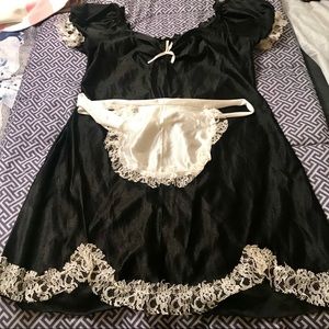 maid costume w/ apron - women’s size Medium/large